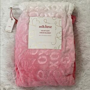Oxo Pink and White Plush Throw Blanket